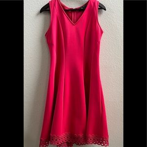 DONNA RICCO HOT PINK FIT AND FLARE SLEEVELESS DRESS LACE TRIM SZE 10 PREOWNED